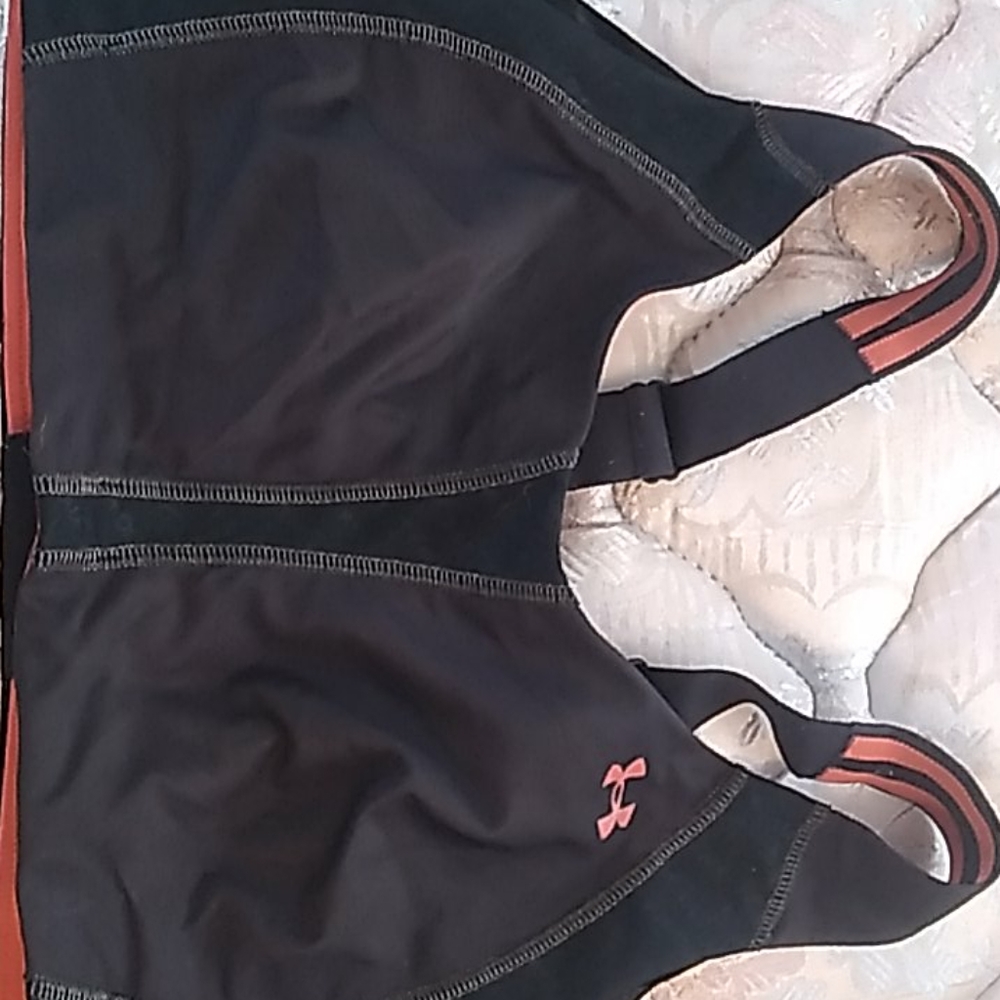 Sports  bra